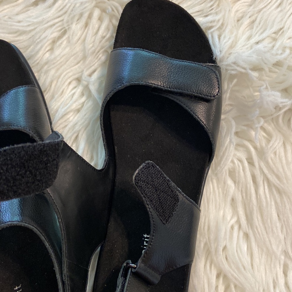 Easy Spirit Black Sandals Comfortable and Stylish leather upper size 9.5 BNWOT - Picture 9 of 12
